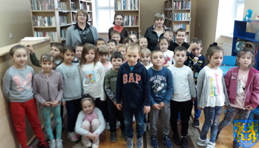 Przedszkolaki z Baśniowej Krainy z wizytą w Bibliotece Publicznej